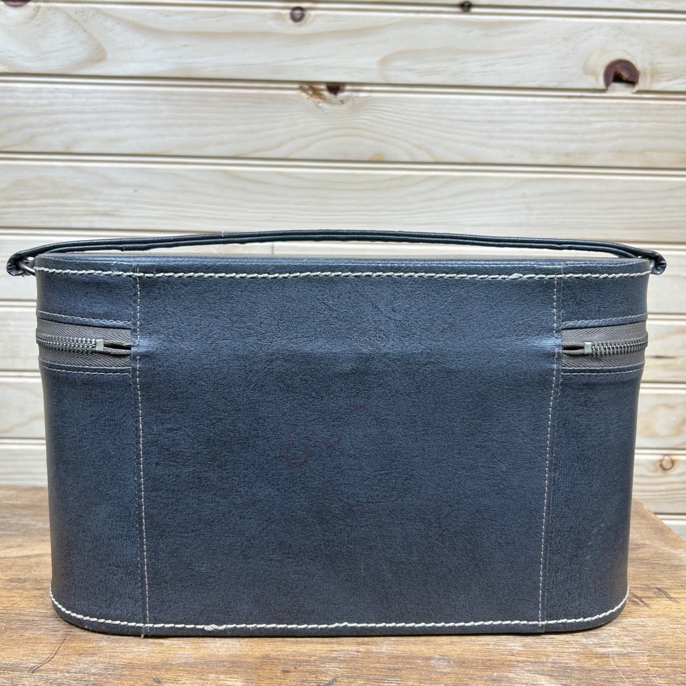 Vintage Skyway Gray Faux Leather Train Case Vanity Travel Bag with Tassels - Picture 4 of 10